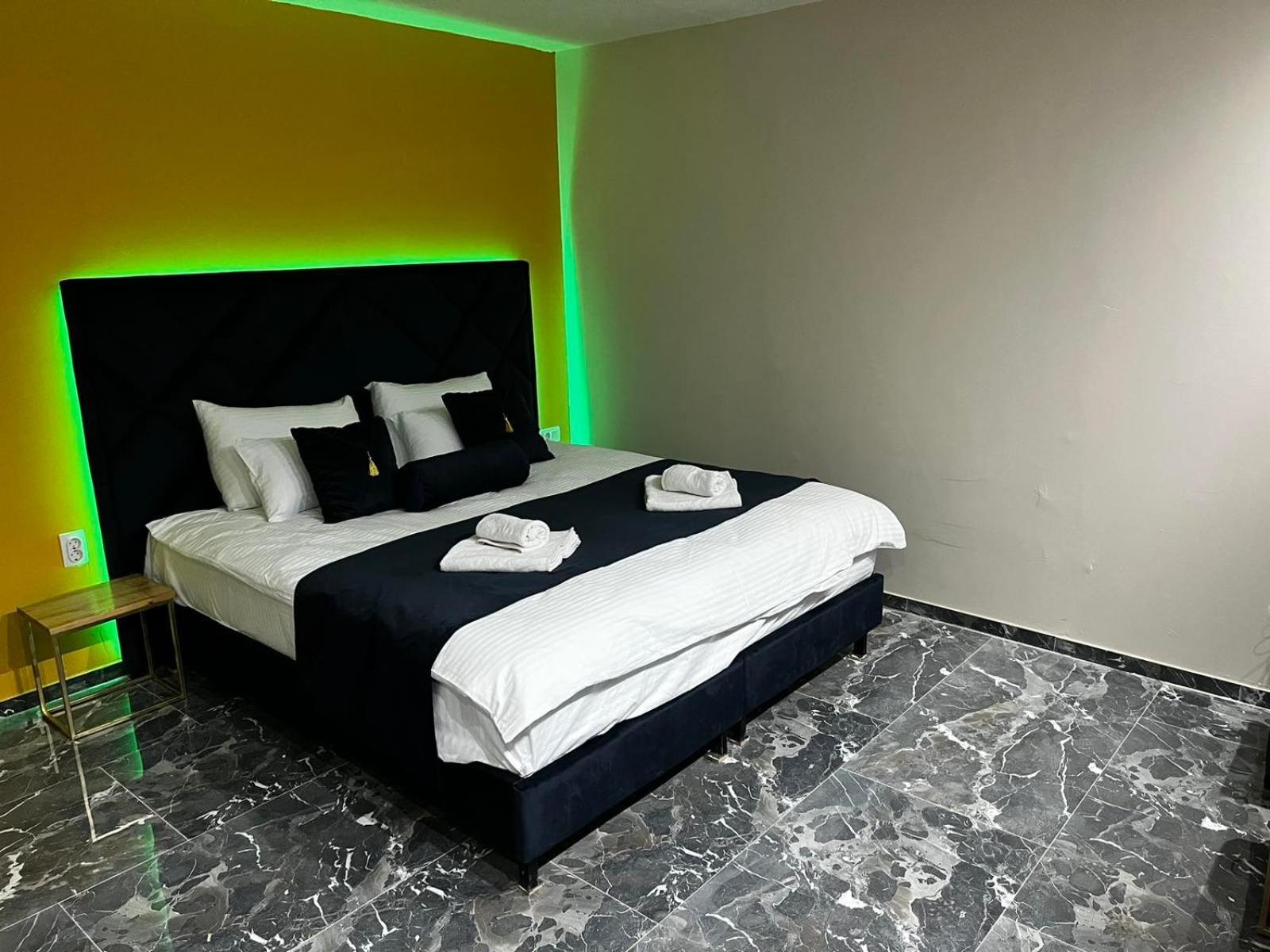 Citrin Luxury Rooms Kragujevac Exterior foto